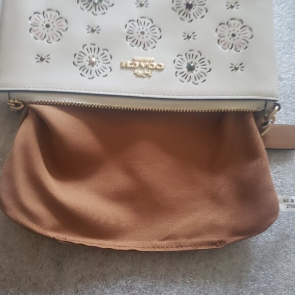 Coach White Leather Wristlet with Cut Out Tea Rose - Picture 8 of 12